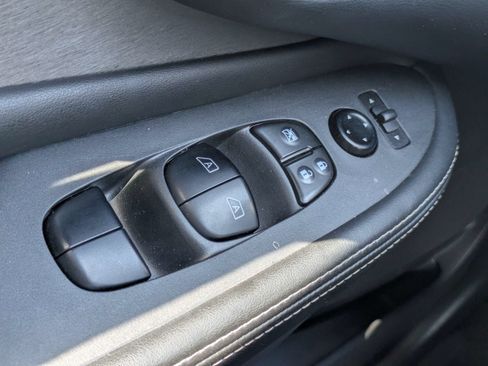 Used 2023 Nissan Murano SV AWD/4WD image 13