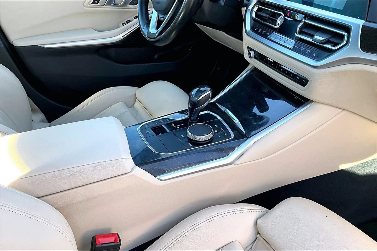 Used 2020 BMW 330i xDrive Sedan w/ Premium Package AWD/4WD image 31