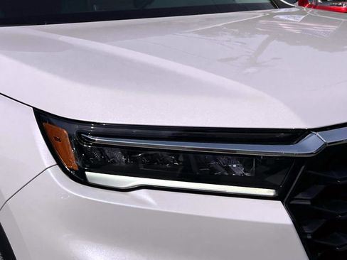 Certified 2025 Honda Pilot EX-L image 9