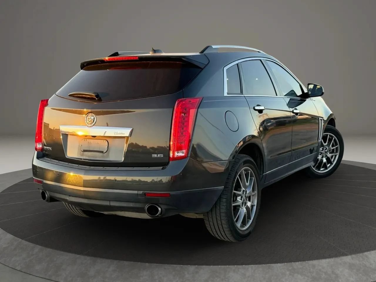 Used 2016 Cadillac SRX Performance w/ Driver Assist Package FWD image 2