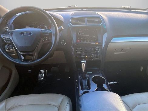 Used 2017 Ford Explorer XLT w/ Equipment Group 202A image 16