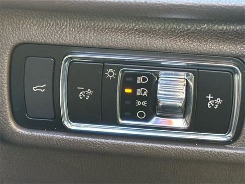 Used 2023 Lincoln Corsair Reserve w/ Jet Appearance Package image 36