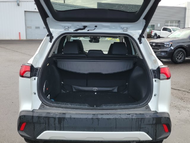 Used 2024 Toyota Corolla Cross XLE w/ Convenience Package FWD image 15