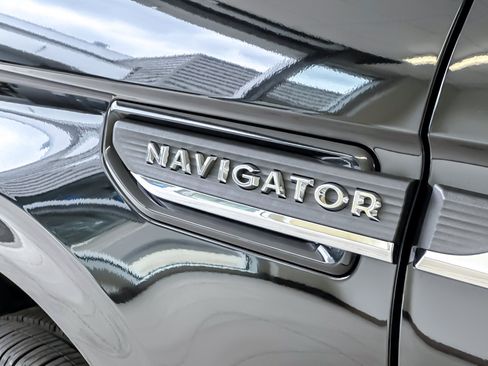 Certified 2024 Lincoln Navigator Reserve AWD/4WD image 29