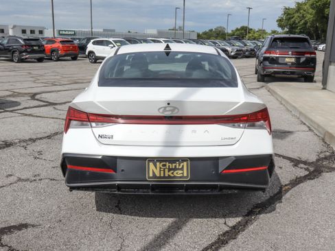 Used 2024 Hyundai Elantra Limited FWD image 5