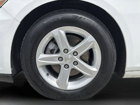 Used 2020 Chevrolet Malibu LS FWD image 28