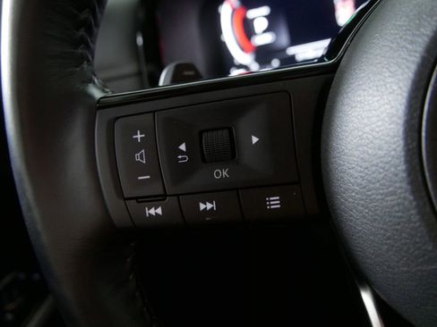 Used 2023 Nissan Pathfinder Platinum image 21