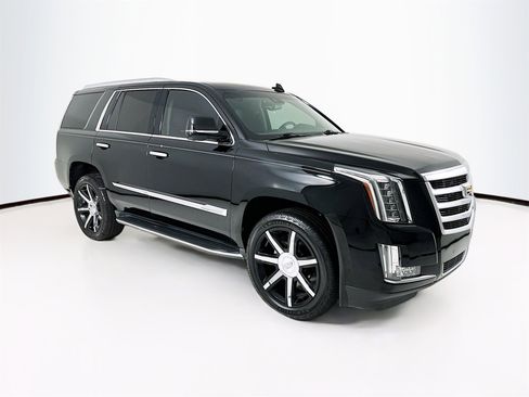 Used 2015 Cadillac Escalade Luxury image 1