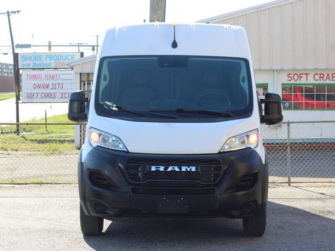 Used 2023 RAM ProMaster 2500 FWD image 2
