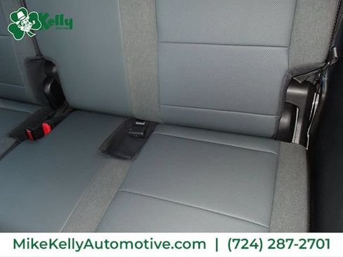 Used 2024 GMC Acadia AT4 AWD/4WD image 15