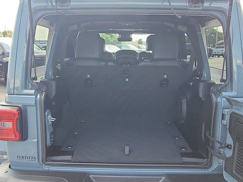 Used 2025 Jeep Wrangler Unlimited Rubicon AWD/4WD image 27