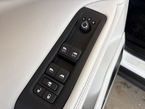 New 2026 Jeep Cherokee Overland AWD/4WD image 12