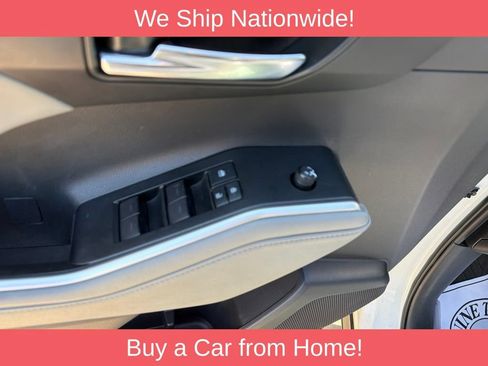 Used 2021 Toyota Highlander XLE AWD/4WD image 13