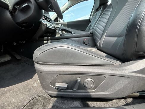Used 2023 Hyundai Elantra Limited FWD image 14