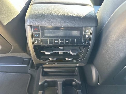 New 2025 Jeep Grand Cherokee L Limited image 12