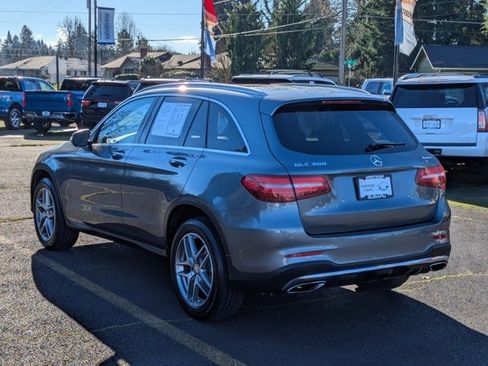 Used 2017 Mercedes-Benz GLC 300 4MATIC image 3