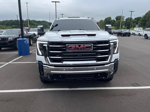 Used 2025 GMC Sierra 2500 SLT w/ SLT Convenience Package AWD/4WD image 8