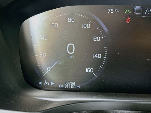 Used 2021 Volvo XC60 T5 Inscription w/ Protection Package Premier FWD image 19