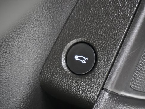 Used 2017 Chevrolet SS RWD image 32