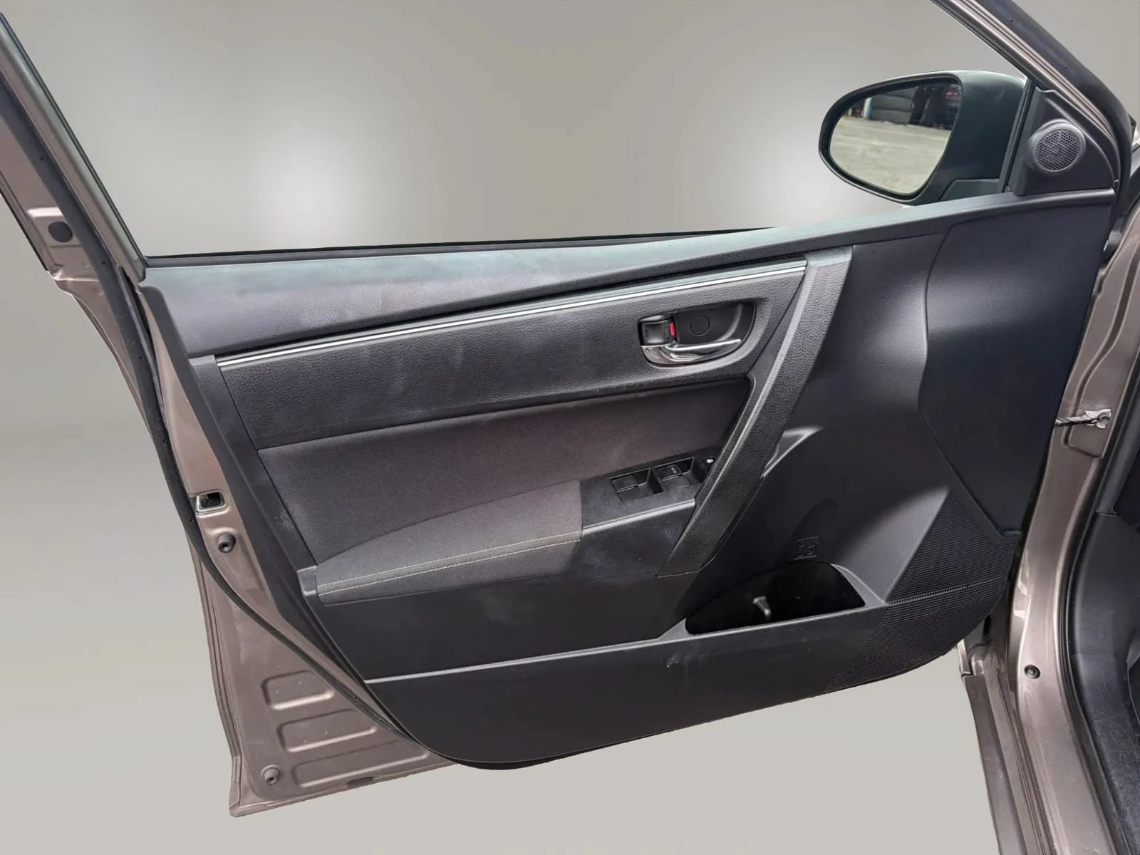 Used 2017 Toyota Corolla LE FWD image 20