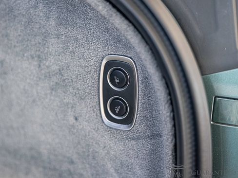 Used 2021 Aston Martin DBX AWD/4WD image 18