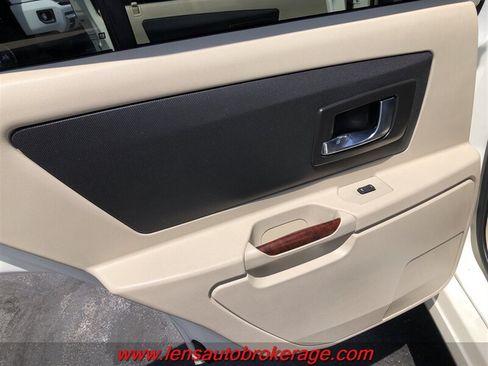 Used 2005 Cadillac SRX V8 RWD image 16