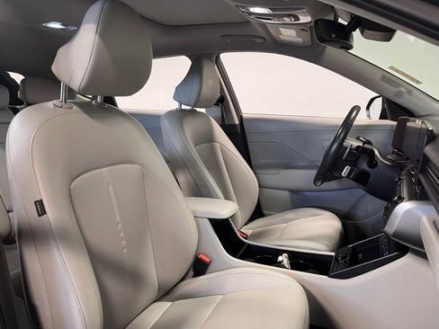 Used 2024 Hyundai Kona Limited image 10