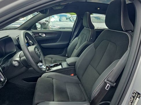 Used 2023 Volvo C40 P8 Recharge Ultimate AWD/4WD image 3