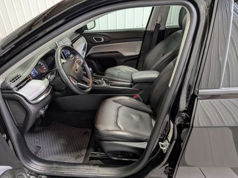 Used 2022 Jeep Compass Latitude w/ Sun and Sound Group AWD/4WD image 16