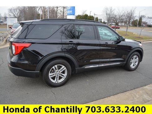 Used 2024 Ford Explorer XLT image 10