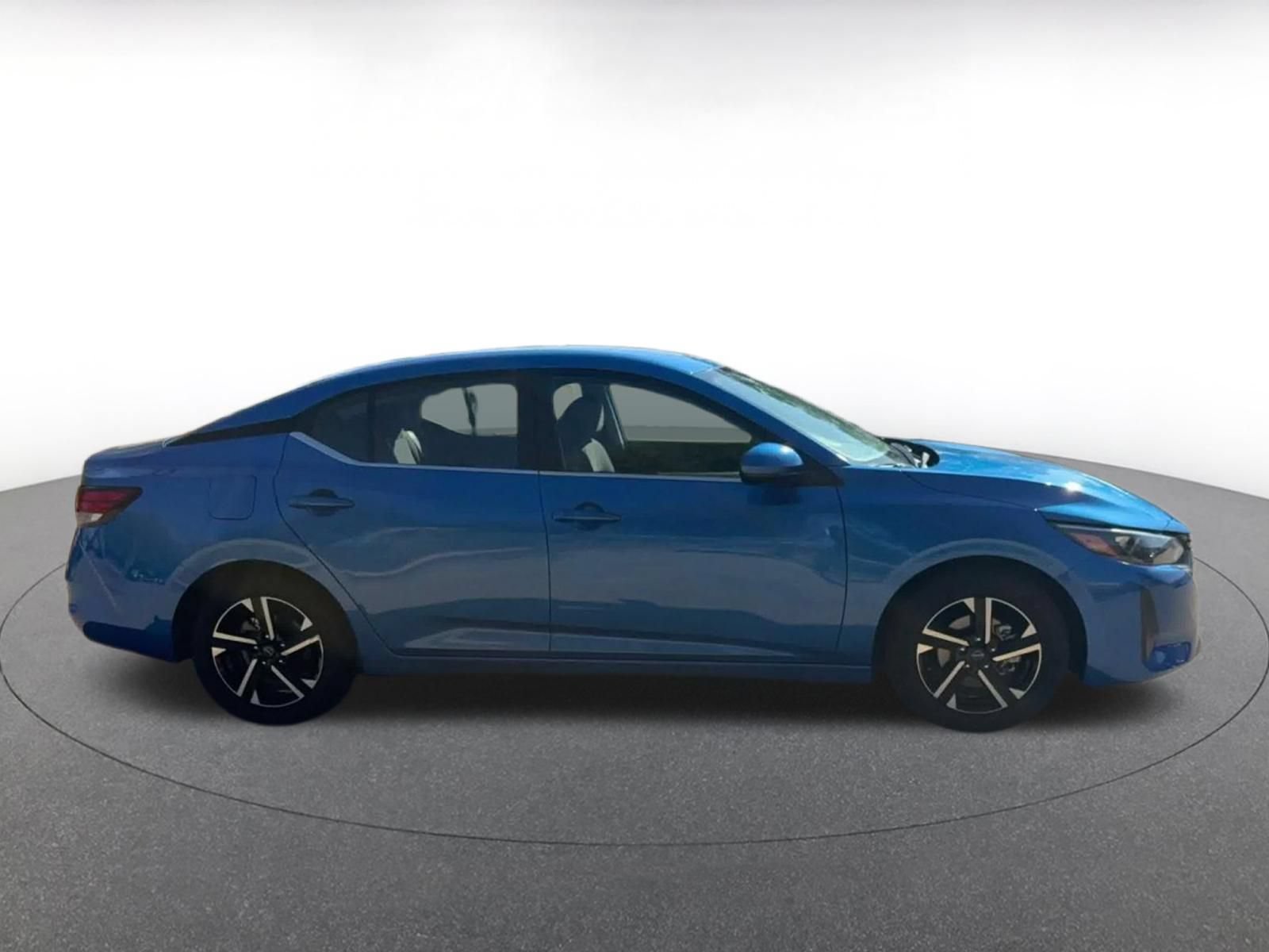 Used 2025 Nissan Sentra SV FWD image 15
