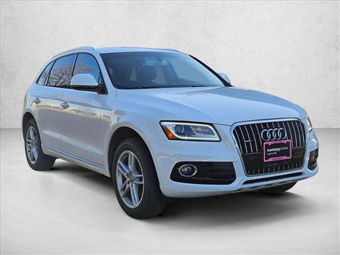Used 2017 Audi Q5 2.0T Premium Plus w/ Technology Package image 3