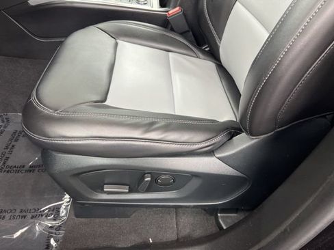 Used 2023 Ford Explorer XLT w/ Equipment Group 202A AWD/4WD image 15