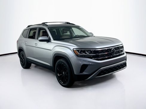 Used 2022 Volkswagen Atlas SE image 3