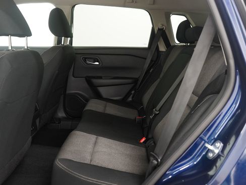 Used 2025 Nissan Rogue SV image 16