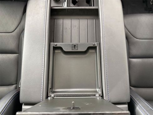 Used 2023 Toyota Tundra Platinum AWD/4WD image 35