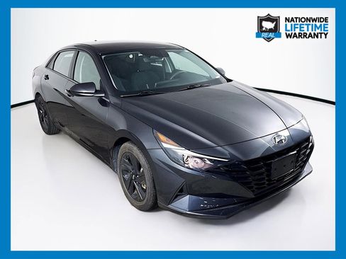 Used 2023 Hyundai Elantra SEL image 1