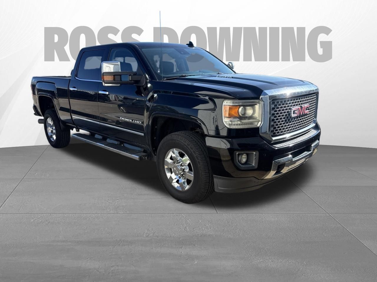 Used 2015 GMC Sierra 2500 Denali w/ Duramax Plus Package AWD/4WD image 3