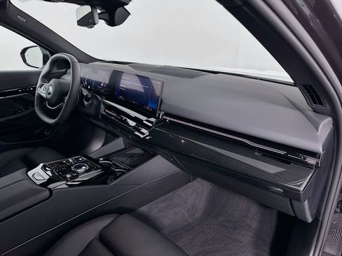 Used 2025 BMW 530i 530i w/ Premium Package image 30