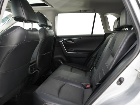 Used 2019 Toyota RAV4 Limited w/ Cold Weather Package AWD/4WD image 15