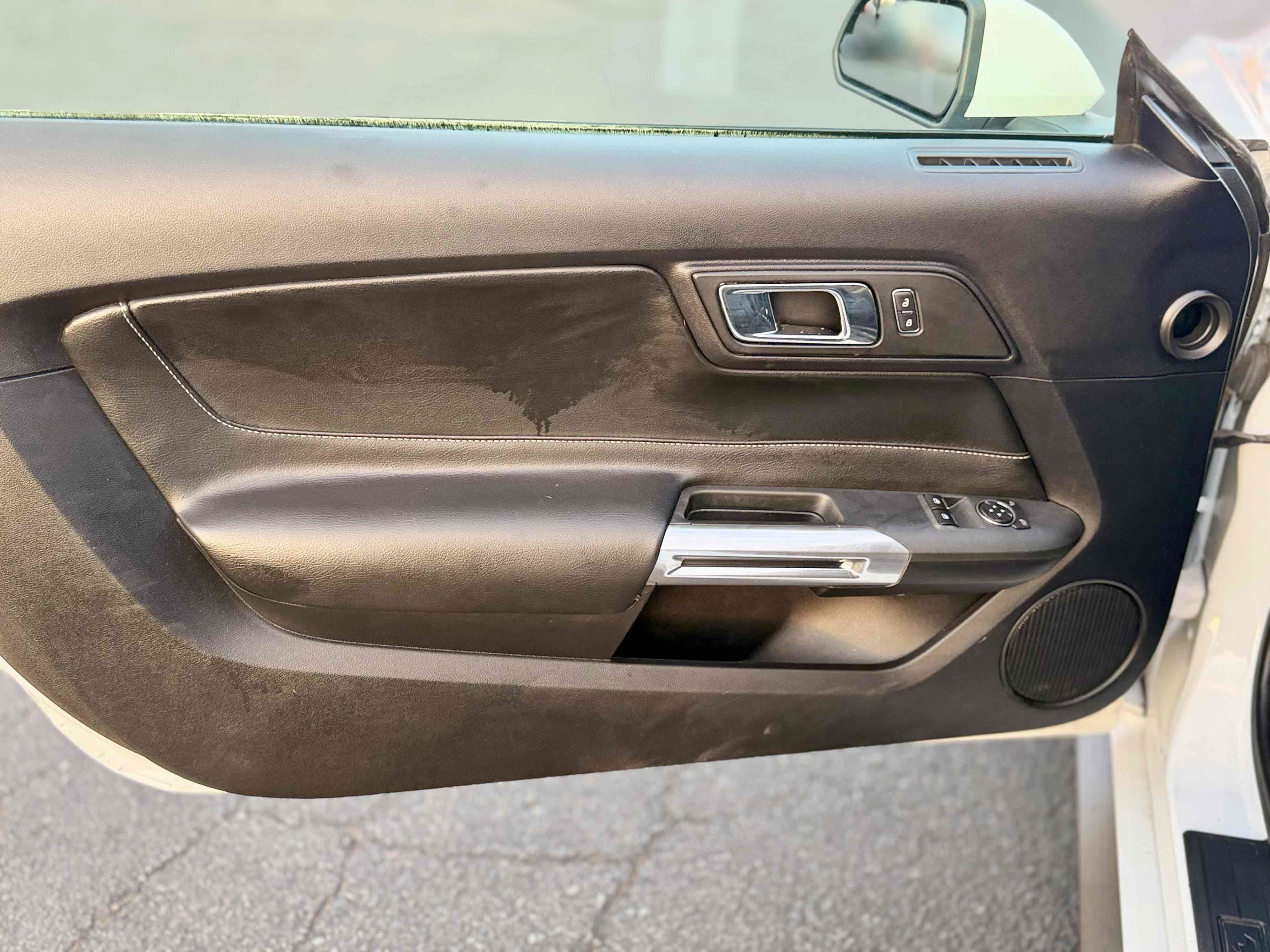 Used 2017 Ford Mustang Coupe RWD image 20