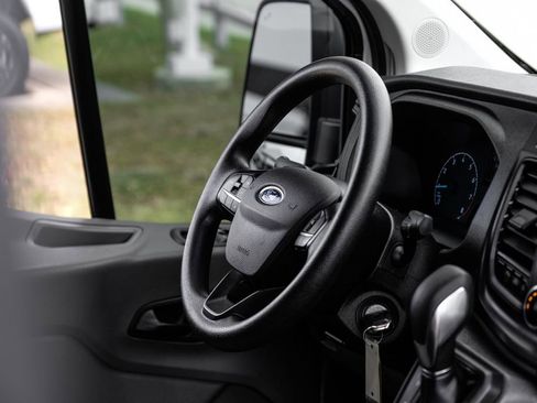 Used 2021 Ford Transit 350 XLT image 11