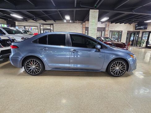 Used 2021 Toyota Corolla LE FWD image 4