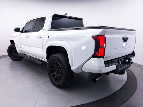 Used 2025 Toyota Tacoma SR5 AWD/4WD image 2
