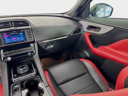 Used 2017 Jaguar F-PACE S image 26