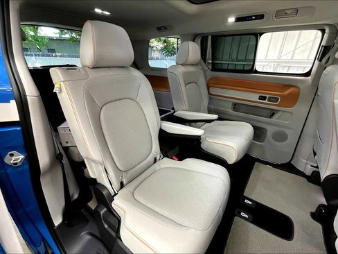 New 2025 Volkswagen ID. Buzz 1st Edition image 25