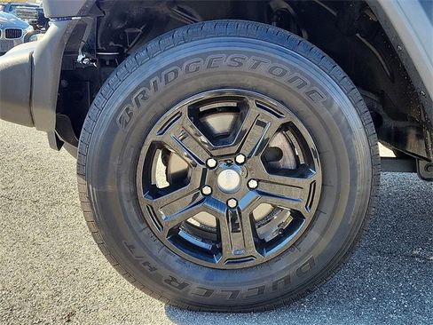 Used 2018 Jeep Wrangler Unlimited Sport S image 8