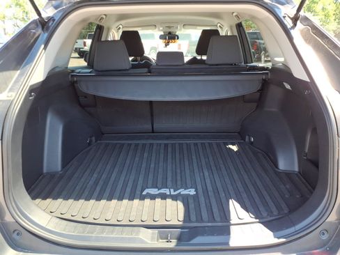 Certified 2021 Toyota RAV4 LE AWD/4WD image 13