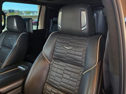 Used 2023 Cadillac Escalade ESV Sport Platinum AWD/4WD image 39