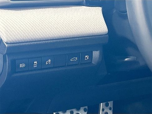 Used 2025 Toyota Camry LE image 8